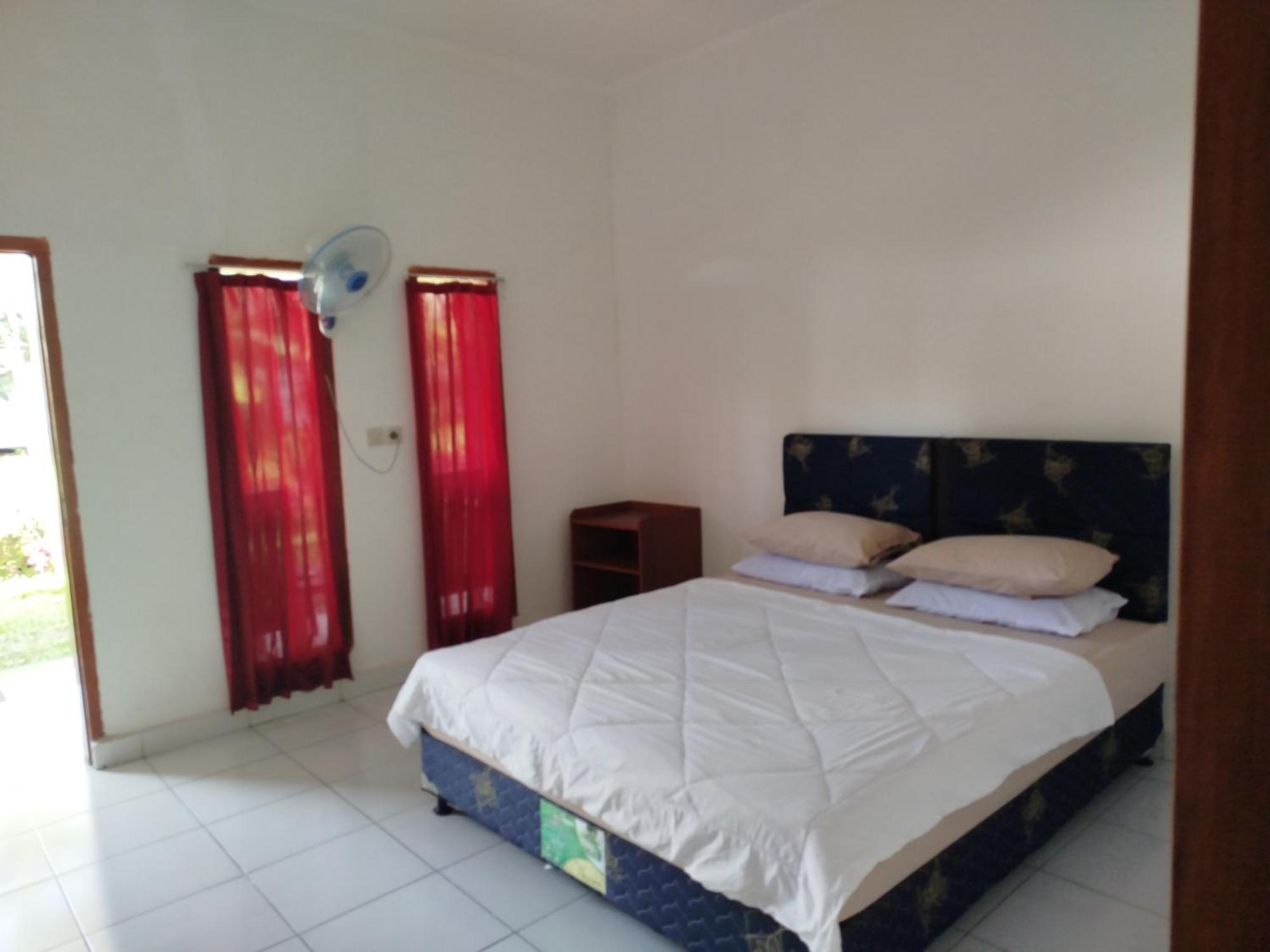 Tatasya Homestay Сенару Екстер'єр фото